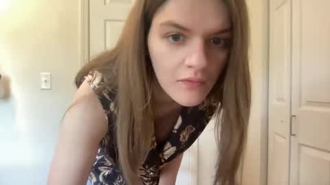 Snapshot of sweet_meow_madness chatting on 1, 6, 2026 Sweet May online show from 1, 6, 2026