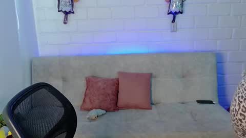 Snapshot of sweet_miaa24 chatting on 31, 10, 2025 Sweet Mia online show from 31, 10, 2025