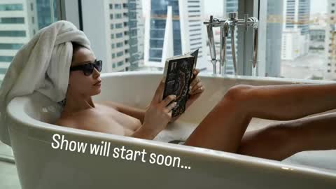Snapshot of sweet_moan chatting on 27, 4, 2026 Dana online show from 27, 4, 2026