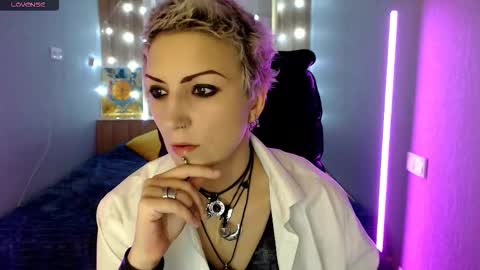 sweet_n_strong online show from 24, 11, 2025