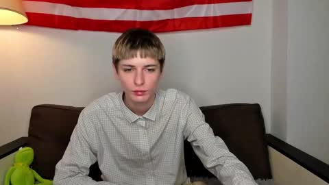 Snapshot of sweet_peach__ chatting on 2, 12, 2024 kira online show from 2, 12, 2024