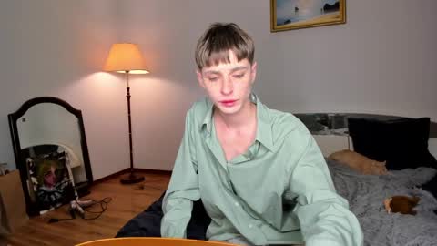 Snapshot of sweet_peach__ chatting on 20, 12, 2024 kira online show from 20, 12, 2024