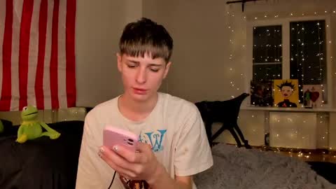 Snapshot of sweet_peach__ chatting on 23, 12, 2024 kira online show from 23, 12, 2024