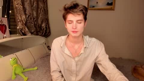 Snapshot of sweet_peach__ chatting on 5, 3, 2025 kira online show from 5, 3, 2025