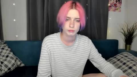 Snapshot of sweet_peach__ chatting on 15, 9, 2025 kira online show from 15, 9, 2025