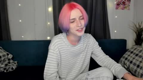 Snapshot of sweet_peach__ chatting on 16, 9, 2025 kira online show from 16, 9, 2025