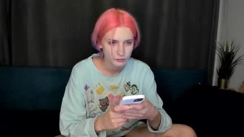 Snapshot of sweet_peach__ chatting on 19, 9, 2025 kira online show from 19, 9, 2025