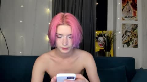 Snapshot of sweet_peach__ chatting on 8, 10, 2025 kira online show from 8, 10, 2025