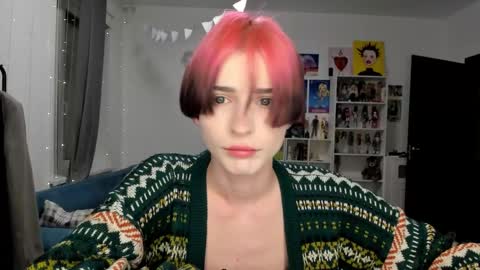 Snapshot of sweet_peach__ chatting on 14, 12, 2025 kira online show from 14, 12, 2025