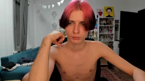 Snapshot of sweet_peach__ chatting on 16, 12, 2025 kira online show from 16, 12, 2025