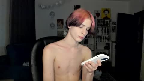 Snapshot of sweet_peach__ chatting on 19, 12, 2025 kira online show from 19, 12, 2025