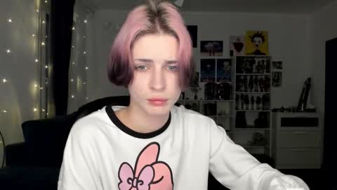 Snapshot of sweet_peach__ chatting on 2, 2, 2026 kira online show from 2, 2, 2026