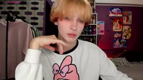 Snapshot of sweet_peach__ chatting on 4, 7, 2026 kira online show from 4, 7, 2026