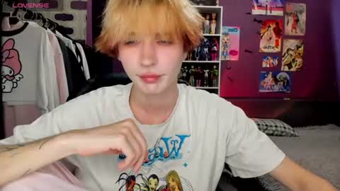 Snapshot of sweet_peach__ chatting on 9, 7, 2026 kira online show from 9, 7, 2026