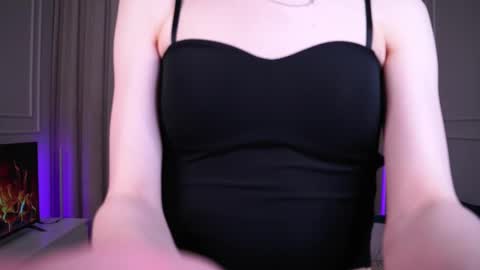 Snapshot of sweet_reverie chatting on 9, 3, 2025 Vanessa online show from 9, 3, 2025