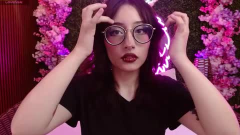 Roxanee online show from 15, 4, 2026