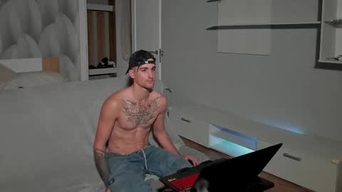 Snapshot of sweet_smith8 chatting on 13, 10, 2025 sweet_smith8 online show from 13, 10, 2025