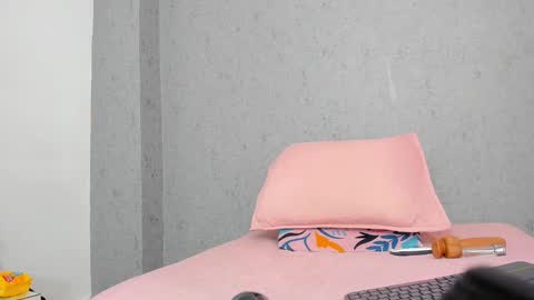 Victoria  online show from 8, 10, 2025