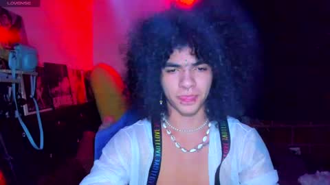 Steven independent model online show from 10, 2, 2025