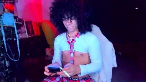 Steven independent model online show from 27, 2, 2025