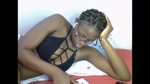 sweet_zarah online show from 19, 5, 2026
