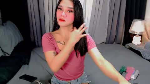 Snapshot of sweet_zoey12 chatting on 25, 10, 2025 bea takashi online show from 25, 10, 2025