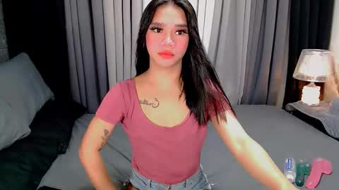 Snapshot of sweet_zoey12 chatting on 31, 10, 2025 bea takashi online show from 31, 10, 2025