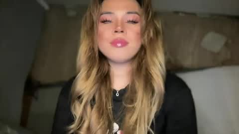Snapshot of sweetalexa19 chatting on 4, 7, 2026 alexa your one and only queen online show from 4, 7, 2026