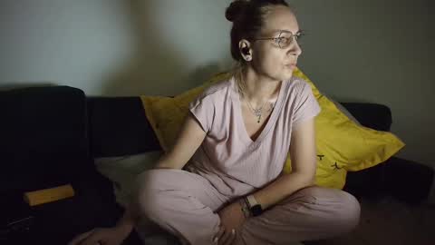 Ania online show from 8, 3, 2025