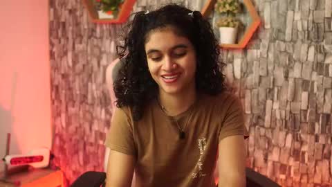 Salom independent model online show from 9, 3, 2026