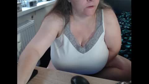 Sweetboobs85h online show from 13, 9, 2025