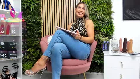 Snapshot of sweetcherry30_ chatting on 5, 10, 2025 Cherry online show from 5, 10, 2025
