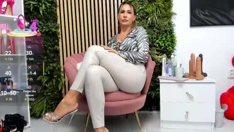 Snapshot of sweetcherry30_ chatting on 12, 10, 2025 Cherry online show from 12, 10, 2025