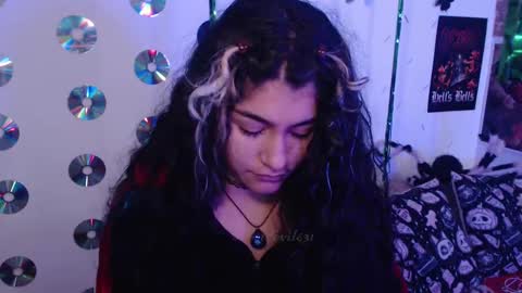 Abril online show from 8, 10, 2025