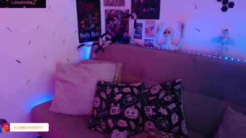 Abril online show from 24, 10, 2025