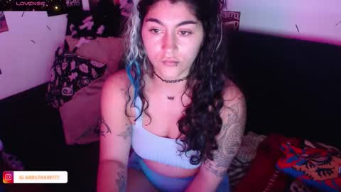 Abril online show from 28, 11, 2025