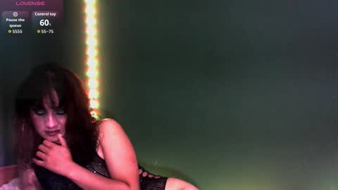 carolayn  online show from 23, 11, 2025