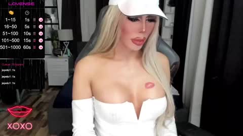 Snapshot of sweetestcandice08 chatting on 23, 12, 2024 CANDACE online show from 23, 12, 2024