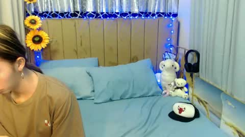 sweetgirl_daphne online show from 14, 6, 2026