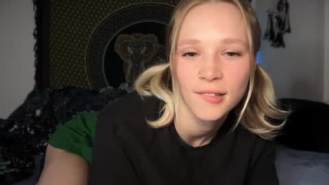 Snapshot of sweetgracee chatting on 4, 2, 2025 sweetgracee online show from 4, 2, 2025