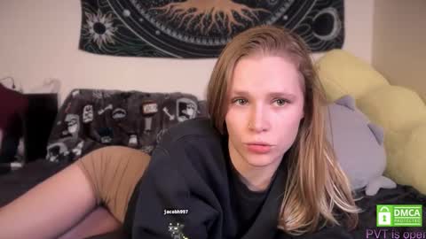 Snapshot of sweetgracee chatting on 26, 10, 2025 sweetgracee online show from 26, 10, 2025