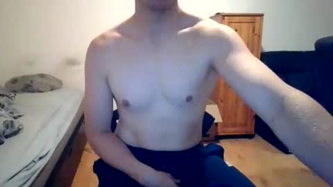 sweetguy8210 online show from 30, 10, 2025