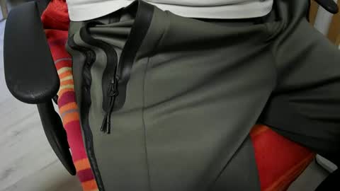 Snapshot of sweethard77 chatting on 16, 1, 2025 sweethard77 online show from 16, 1, 2025