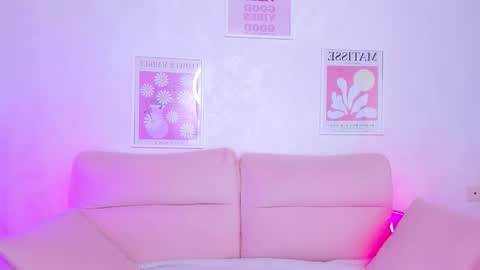 Snapshot of sweetie_catt chatting on 20, 9, 2025 sweetie_catt online show from 20, 9, 2025