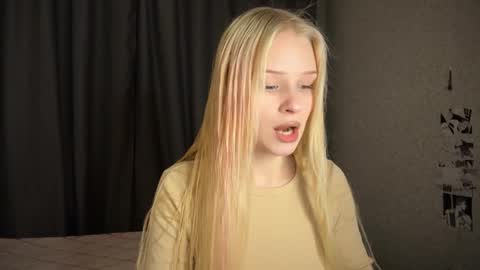 sweetie Lisa3 online show from 2, 1, 2025