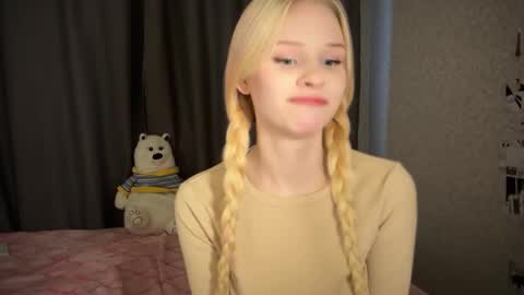 sweetie Lisa3 online show from 4, 1, 2025