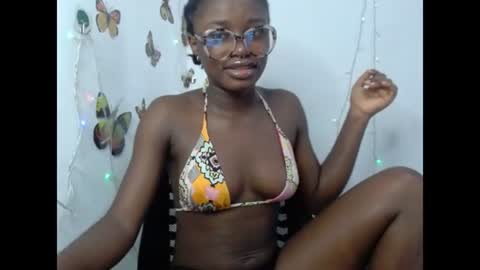 Snapshot of sweetjuicyclit chatting on 15, 6, 2026 zuri online show from 15, 6, 2026