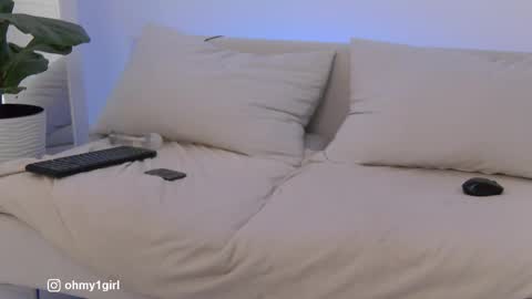 Snapshot of sweetkira1 chatting on 23, 10, 2025 SweetKira1 online show from 23, 10, 2025