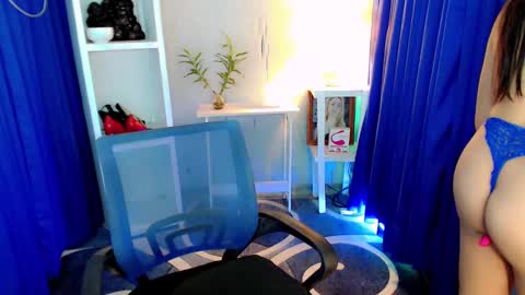 Snapshot of sweetladyapril chatting on 1, 3, 2025 dessiree online show from 1, 3, 2025