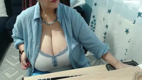 Snapshot of sweetladyrebeka chatting on 1, 12, 2025 Rebeka online show from 1, 12, 2025